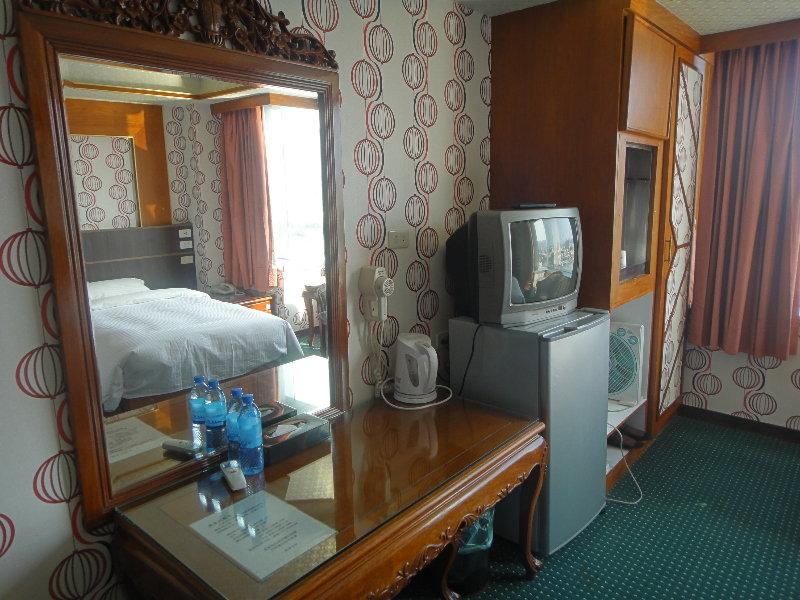Bazhong Sentosa Hotel Kaohsiung Extérieur photo